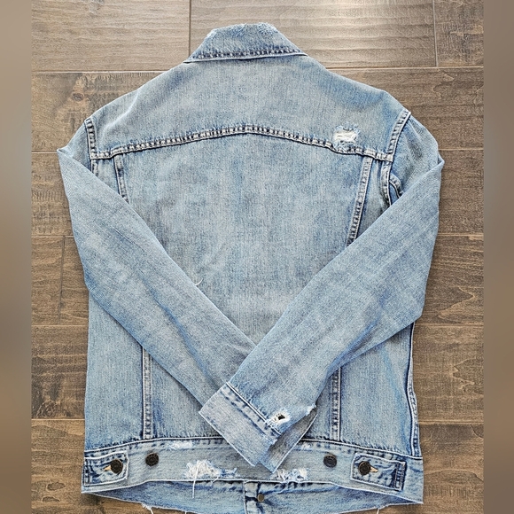 Abel Women's Light Wash Jean Jacket sz medium - Picture 3 of 6